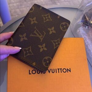 #24 LV card holder - This listing is created for my live show!